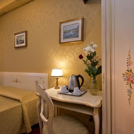 Hotel Mignon Velence Kültér fotó