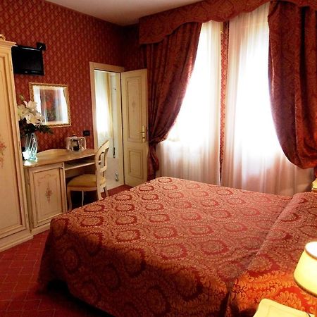 Hotel Mignon Velence Kültér fotó