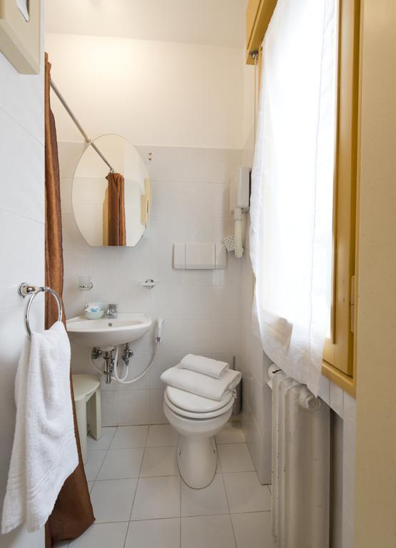 Hotel Mignon Velence Szoba fotó
