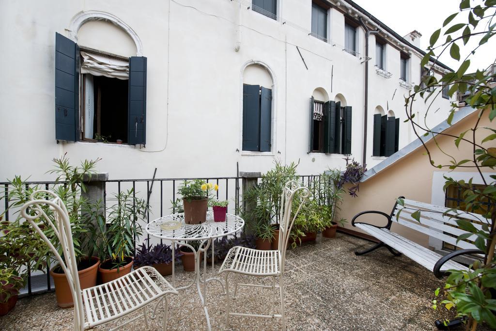 Hotel Mignon Velence Kültér fotó