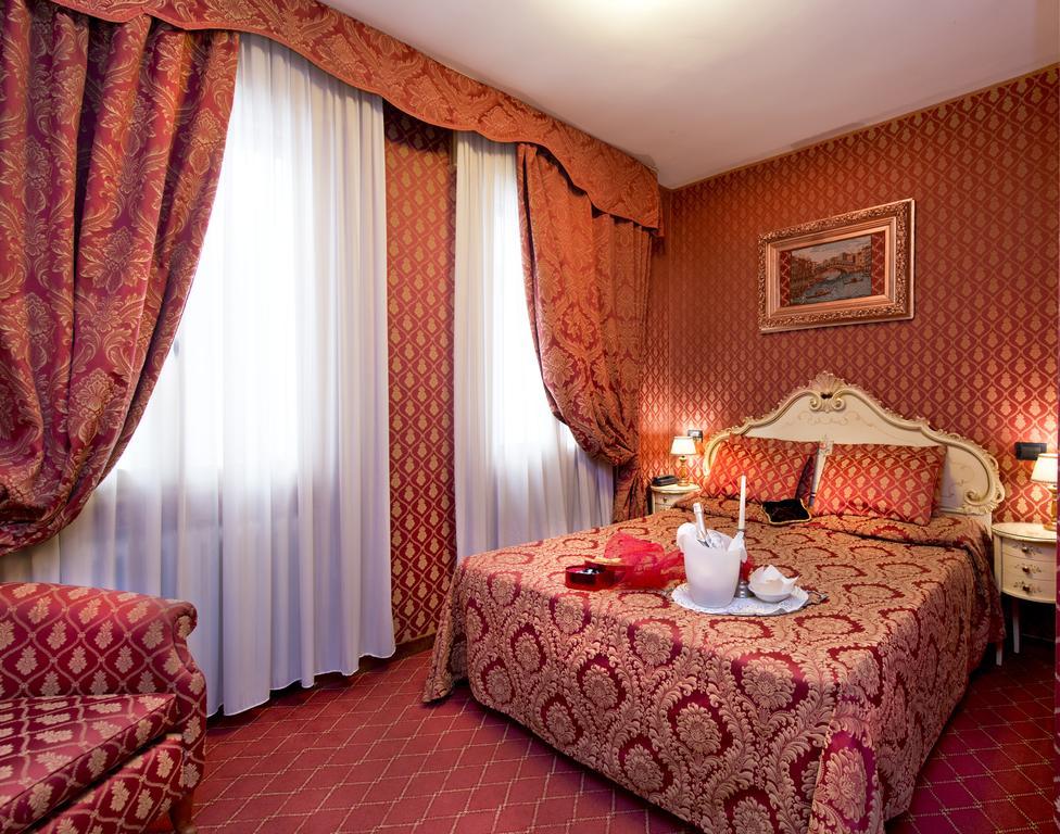 Hotel Mignon Velence Kültér fotó