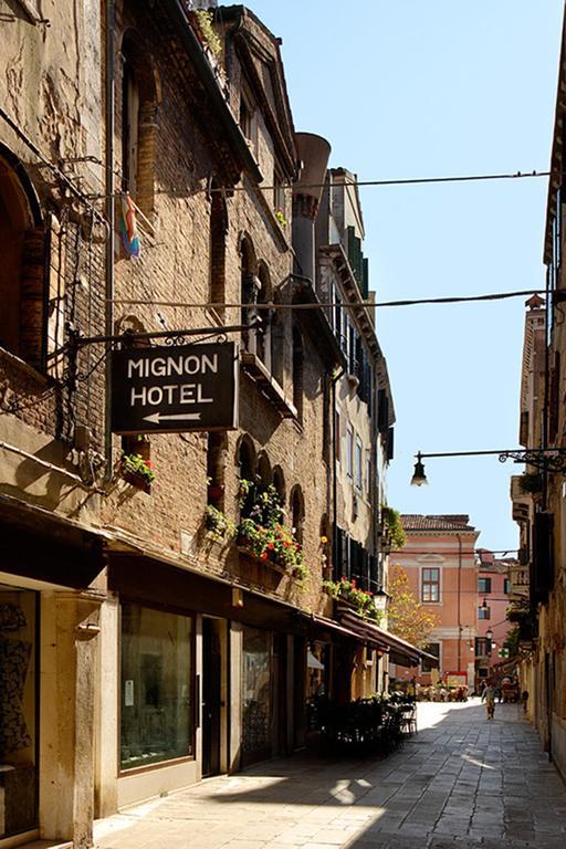 Hotel Mignon Velence Kültér fotó