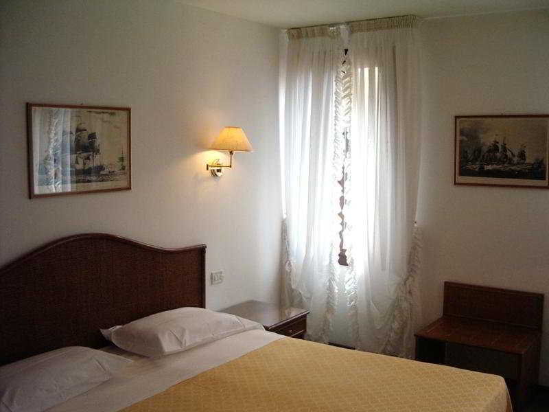 Hotel Mignon Velence Kültér fotó