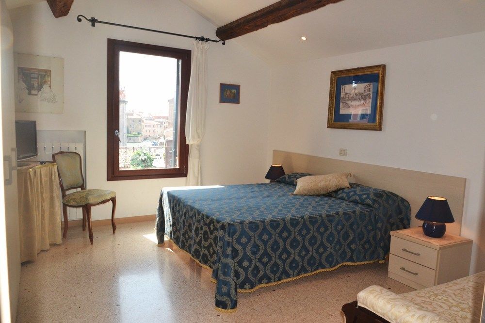 Hotel Mignon Velence Kültér fotó