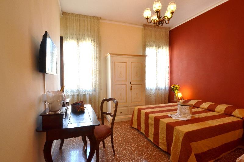 Hotel Mignon Velence Kültér fotó