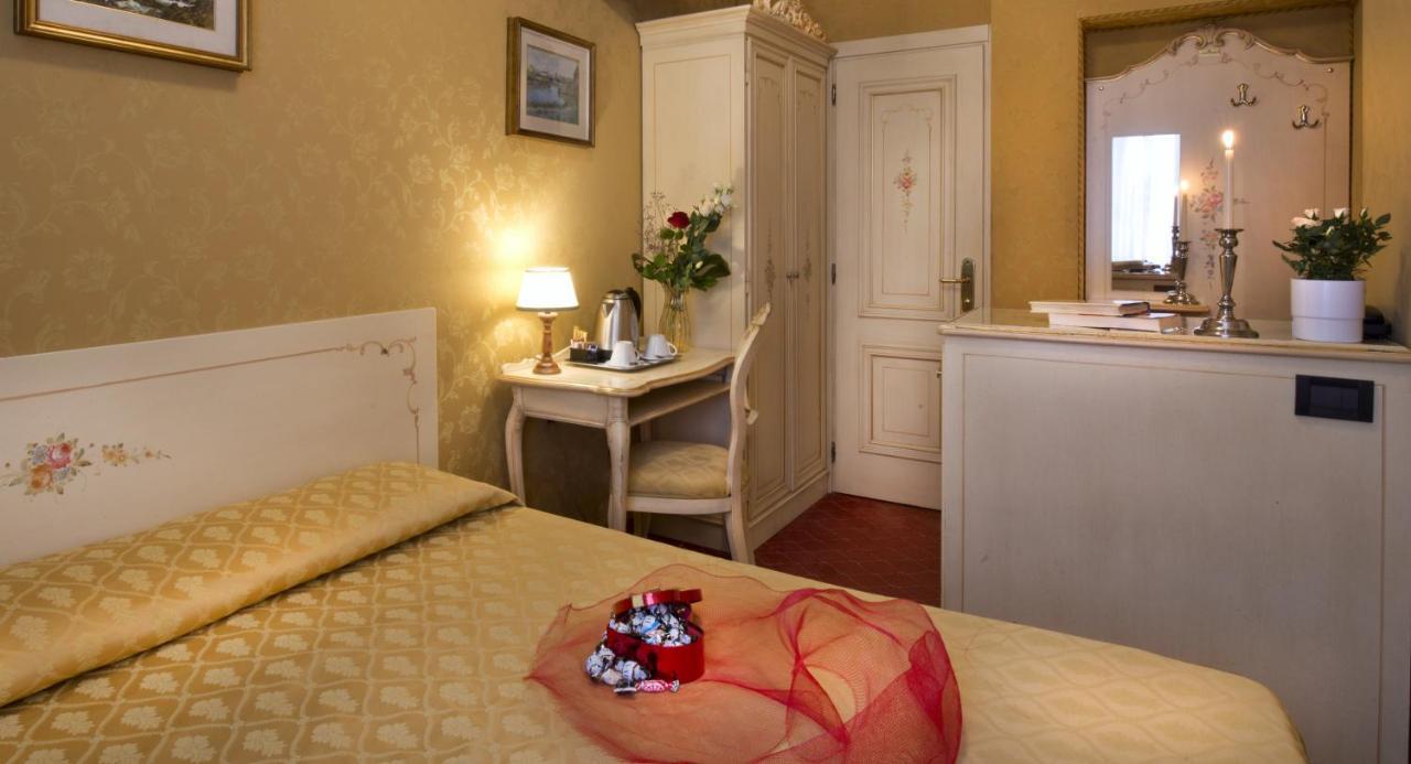 Hotel Mignon Velence Kültér fotó