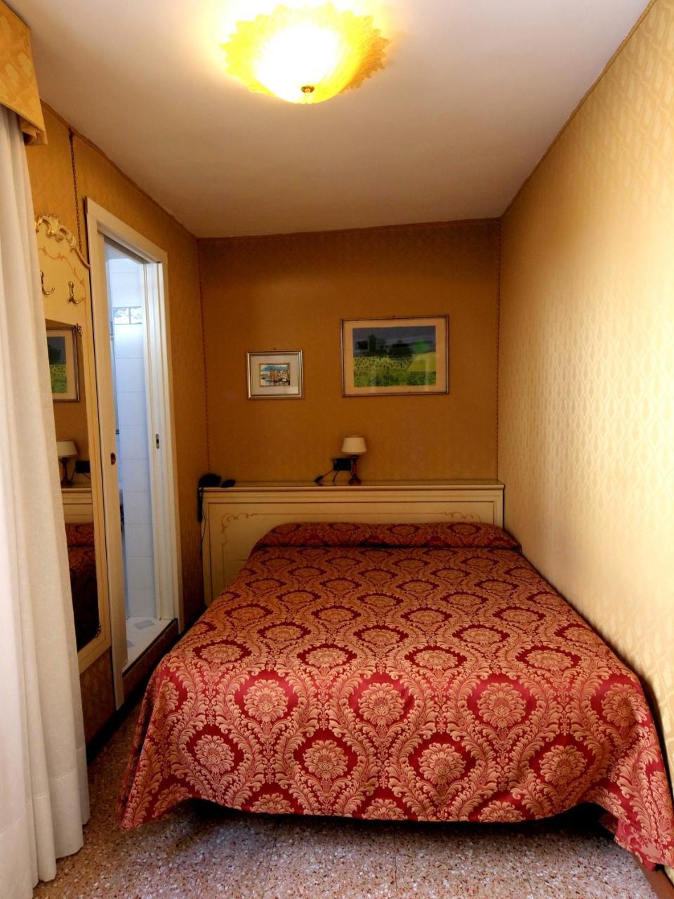 Hotel Mignon Velence Kültér fotó