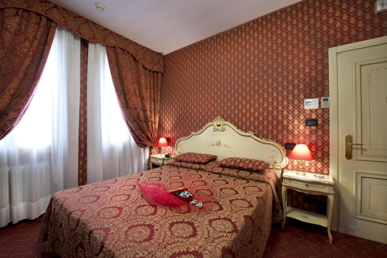 Hotel Mignon Velence Kültér fotó