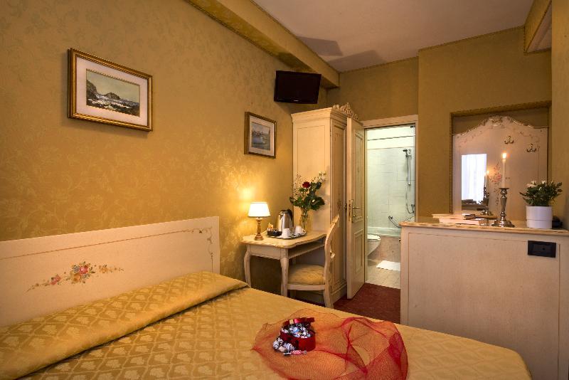 Hotel Mignon Velence Kültér fotó