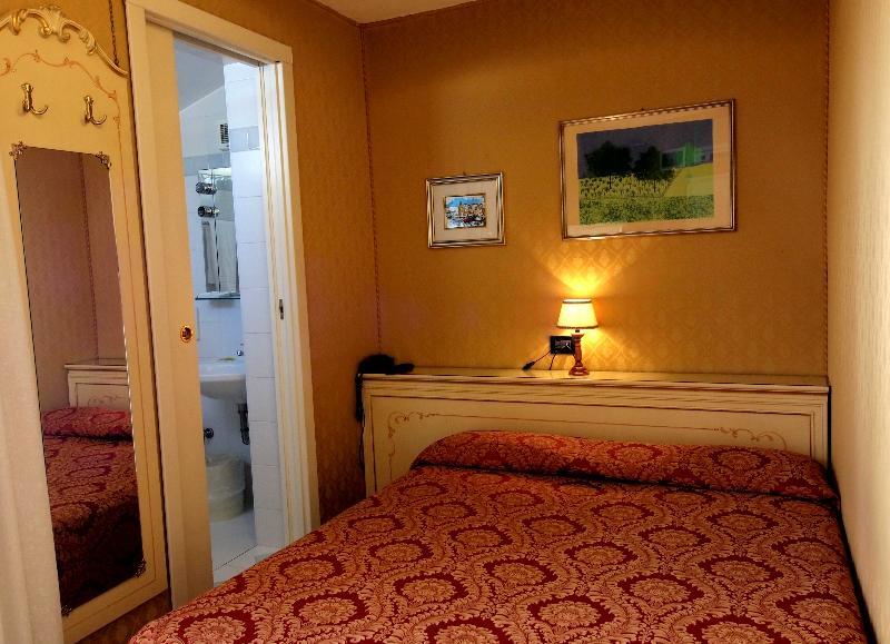 Hotel Mignon Velence Kültér fotó